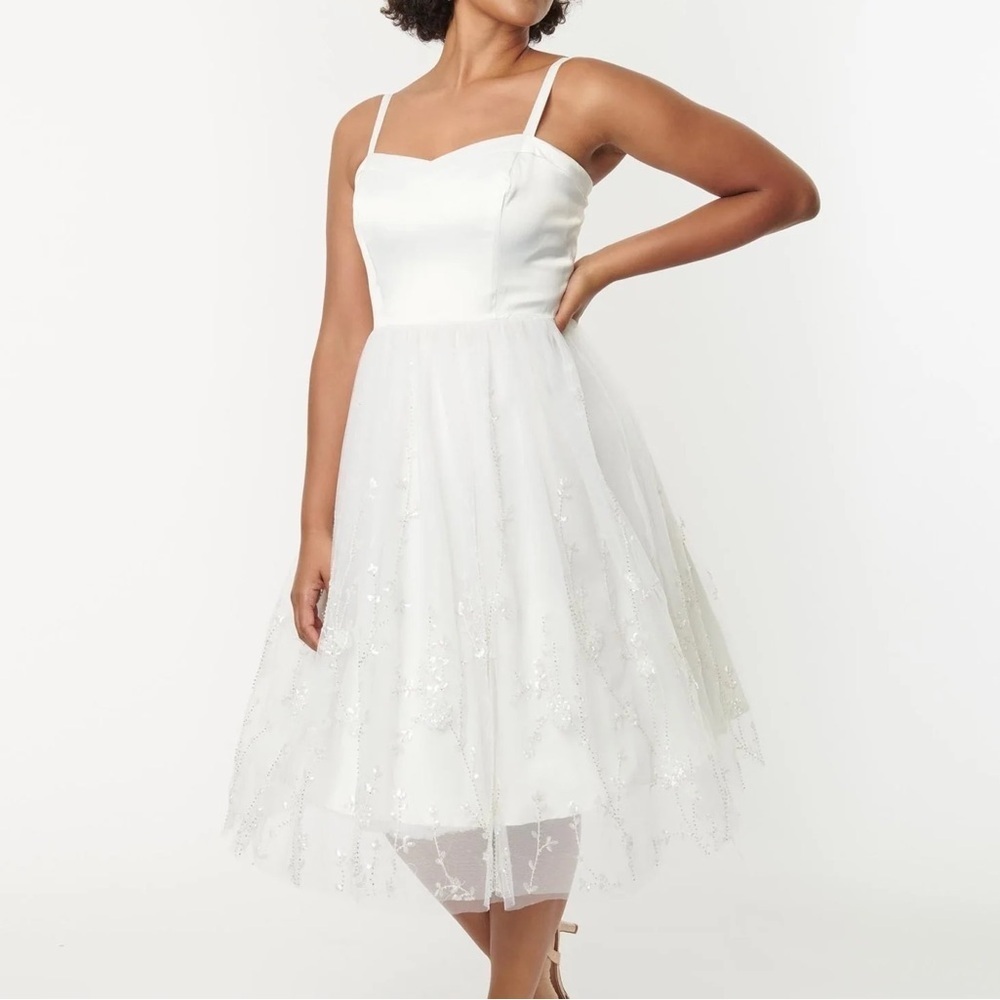 UNIQUE VINTAGE Women's White Satin Embroidered Tulle & Floral Beaded Dress, XL